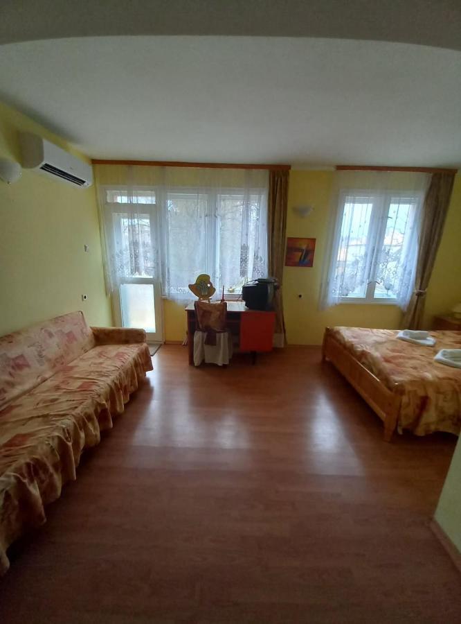 Hadjibulevata Guest House Kovachevtsi Екстер'єр фото