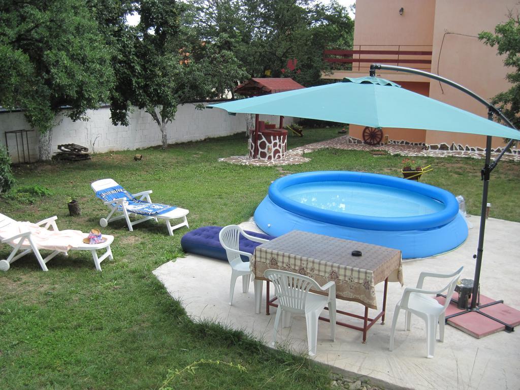 Hadjibulevata Guest House Kovachevtsi Екстер'єр фото