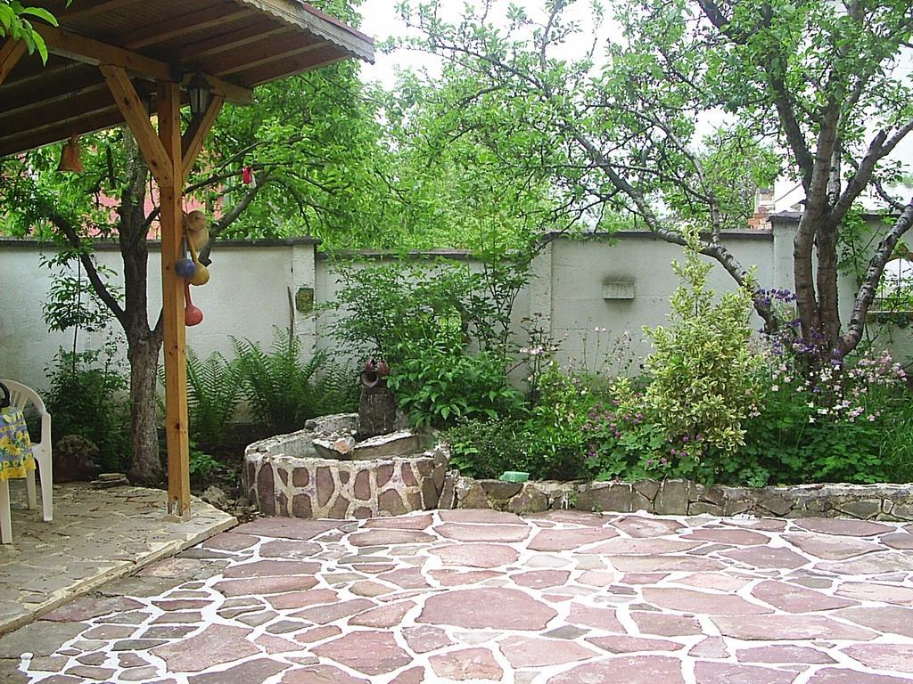 Hadjibulevata Guest House Kovachevtsi Екстер'єр фото